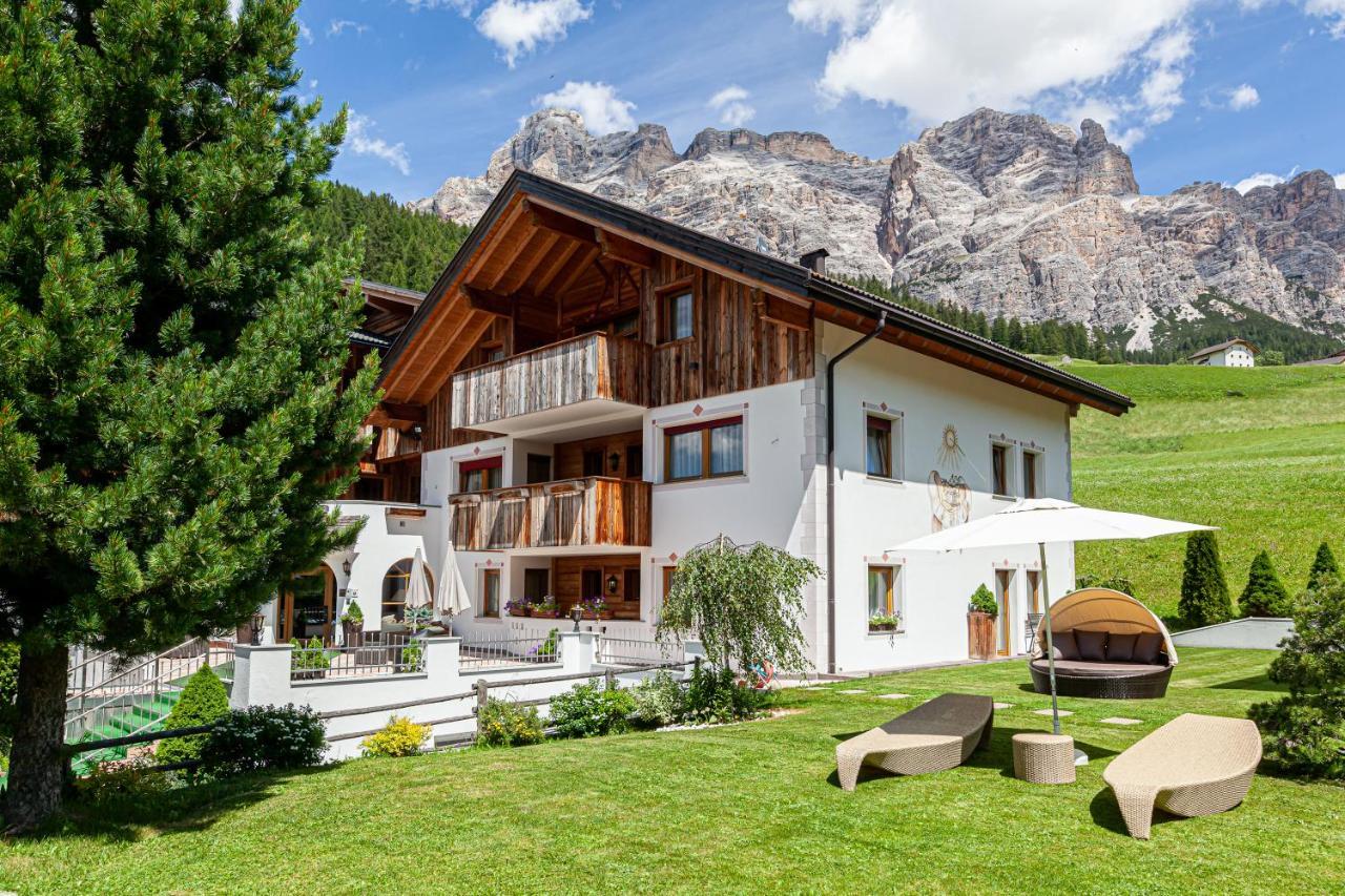 Villa Flora Mountain Lodges St. Kassian Exterior foto