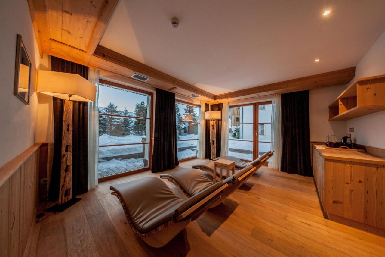 Villa Flora Mountain Lodges St. Kassian Exterior foto