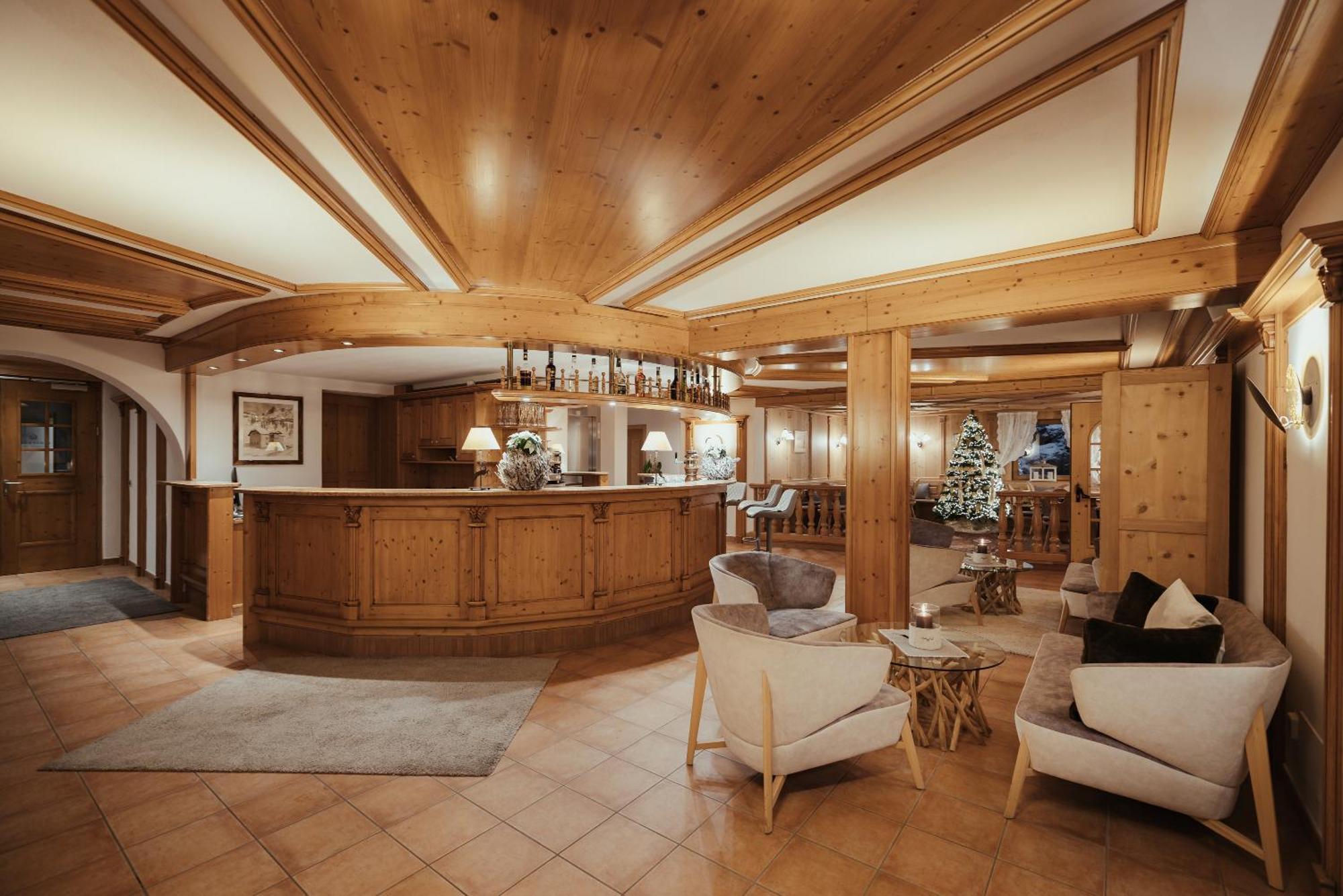 Villa Flora Mountain Lodges St. Kassian Exterior foto