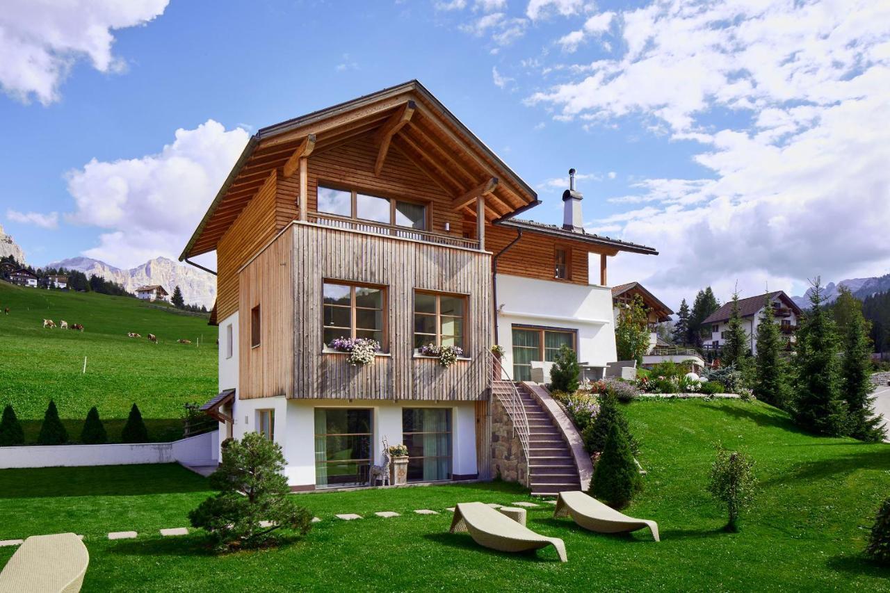 Villa Flora Mountain Lodges St. Kassian Exterior foto